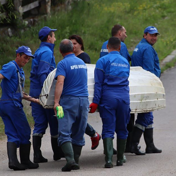 Degajarea cursul Cernei în secțiunea podului Coramnic