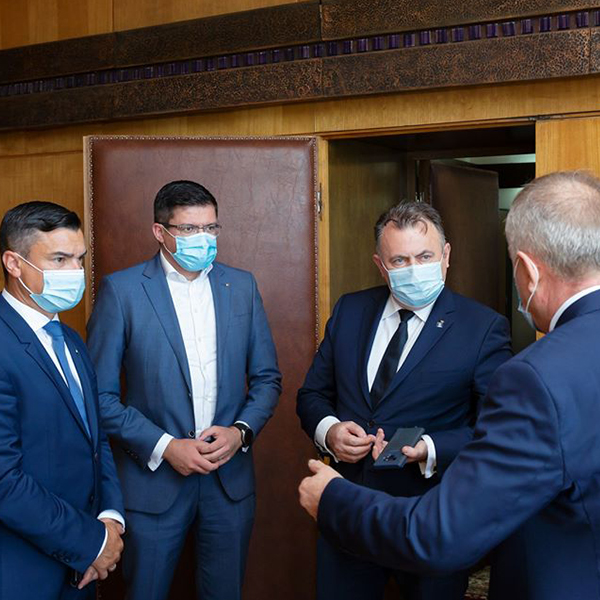 Costel Alexe împreună cu Ministrul Sănătății, Nelu Tătaru și Prefectul Județului Iași, Marian Grigoraș și Primarul Municipiului Iași, Mihai Chirica au abordat principalele teme ce țin de agenda instituțiilor de sănătate ieșene