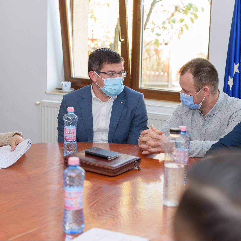 Nu voi împărți județul în funcție de culoarea politică